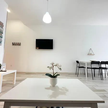 Apartment Luna En Centro, 1 Min De La Playa, Cocina Completa Y Wifi