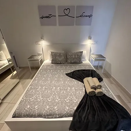 Apartment Luna En Centro, 1 Min De La Playa, Cocina Completa Y Wifi